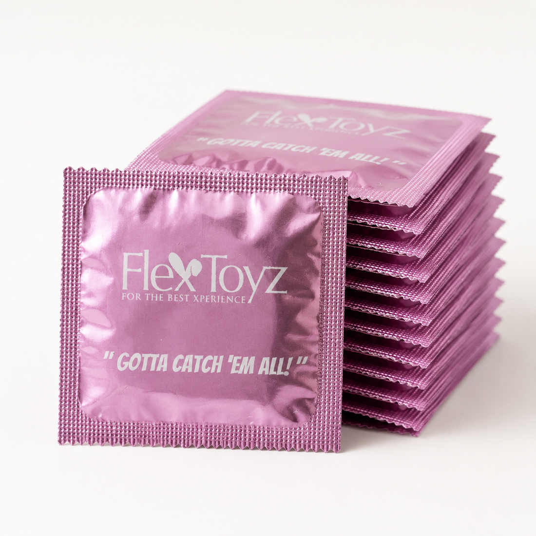FlexToyz condooms verpakking met twaalf roze foliezakjes op neutrale achtergrond